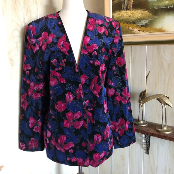 Vintage Jackets & Blazers - 🌿5/$25 Vintage Velvet Floral Blazer